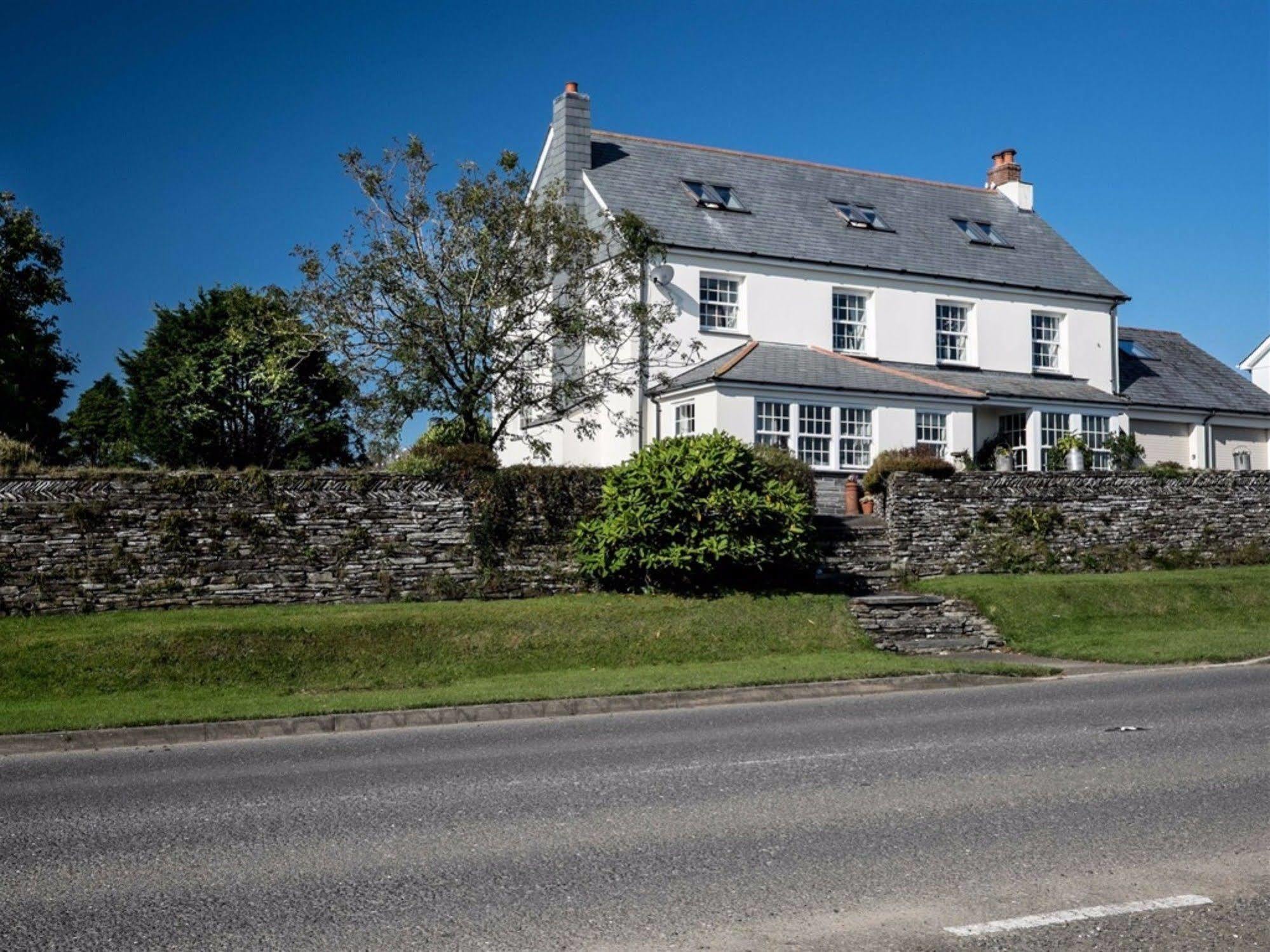 Melorne Farm Bed & Breakfast Camelford Exterior photo